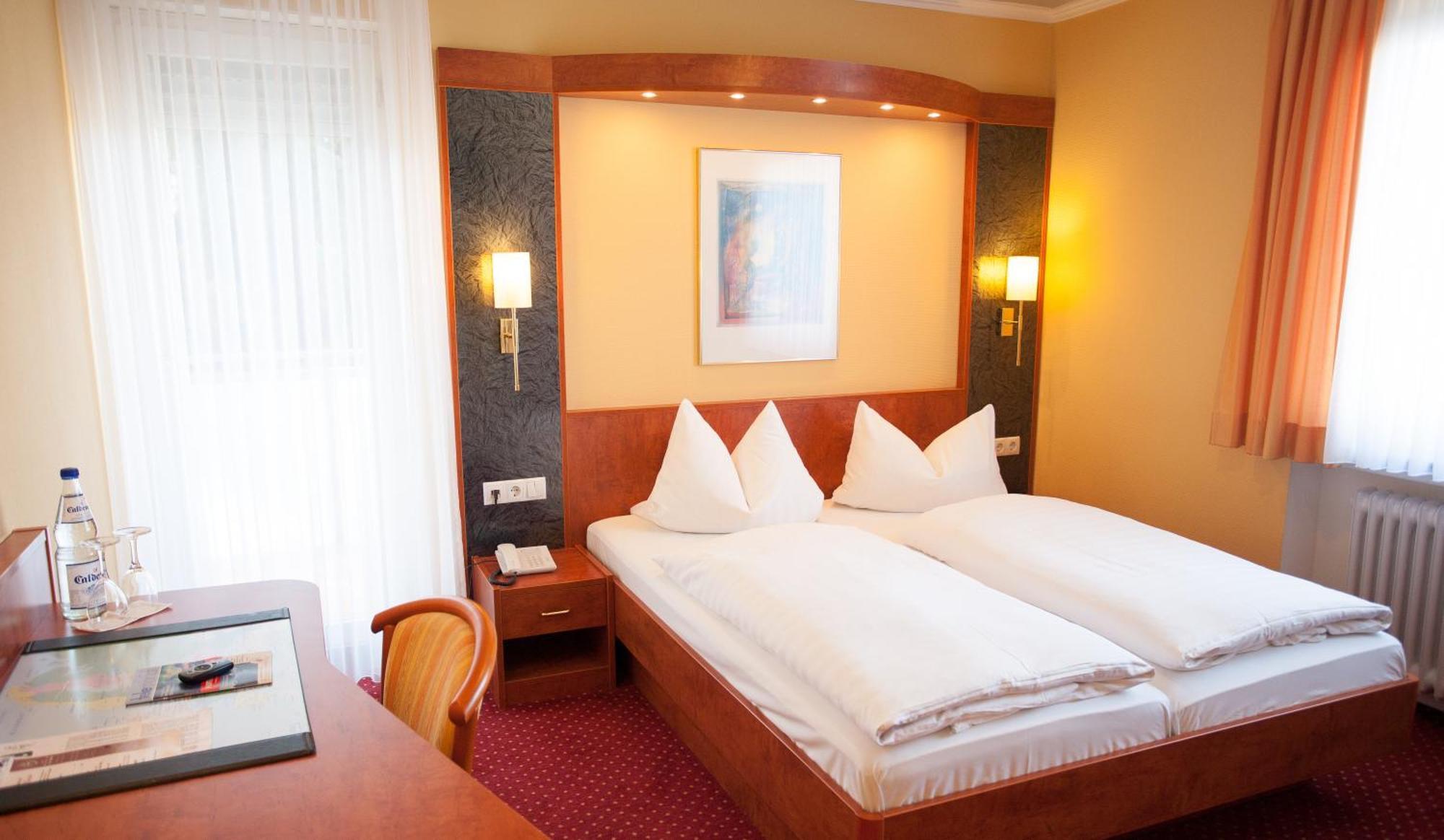 Hotel Restaurant Zur Post Lohfelden Ngoại thất bức ảnh