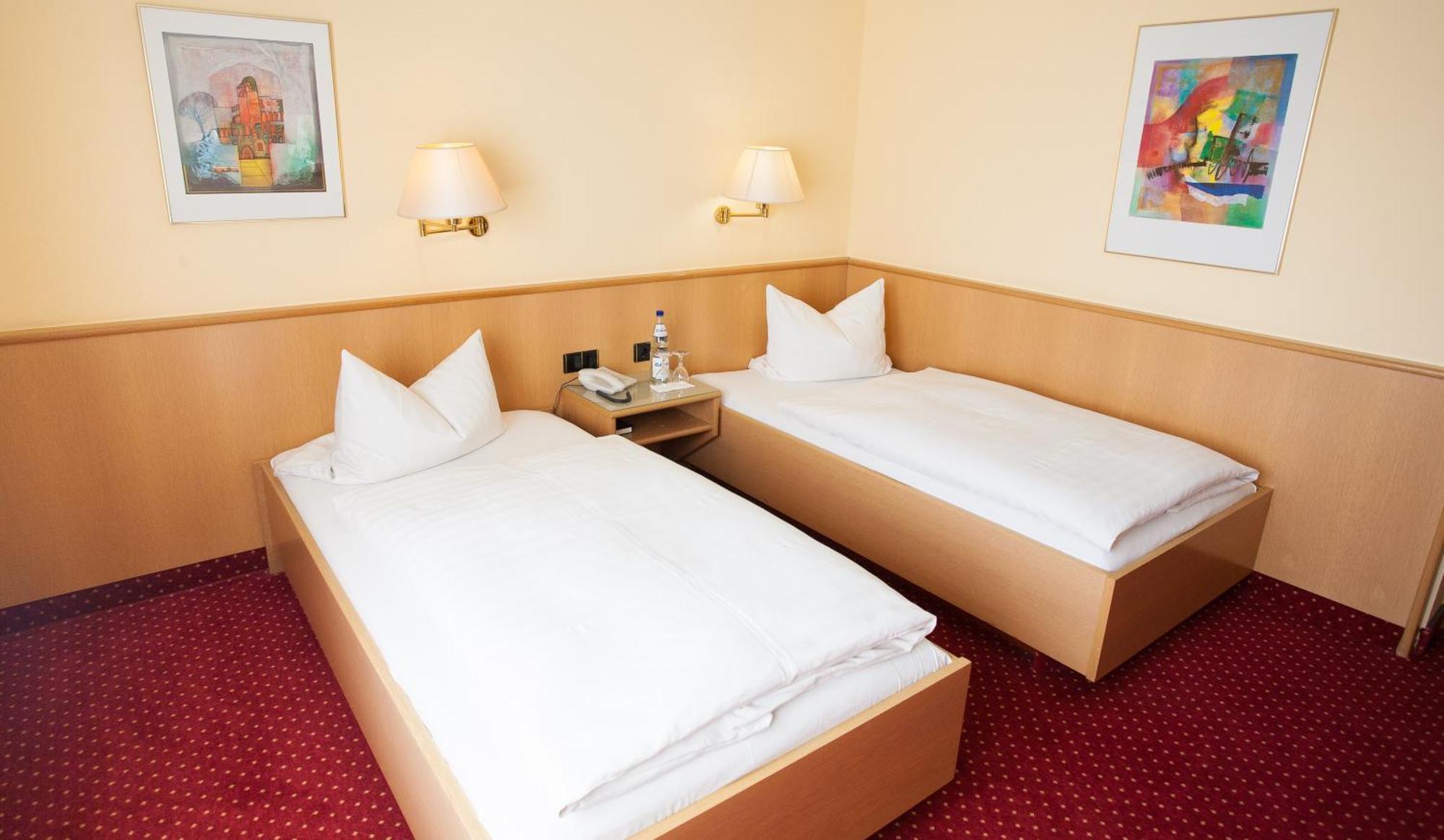 Hotel Restaurant Zur Post Lohfelden Ngoại thất bức ảnh